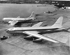 1954 Boeing Unveils the 707